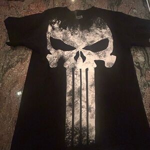Black punisher shirt